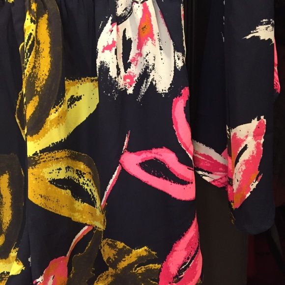 NWOT Small Floral romper. - Picture 3 of 3